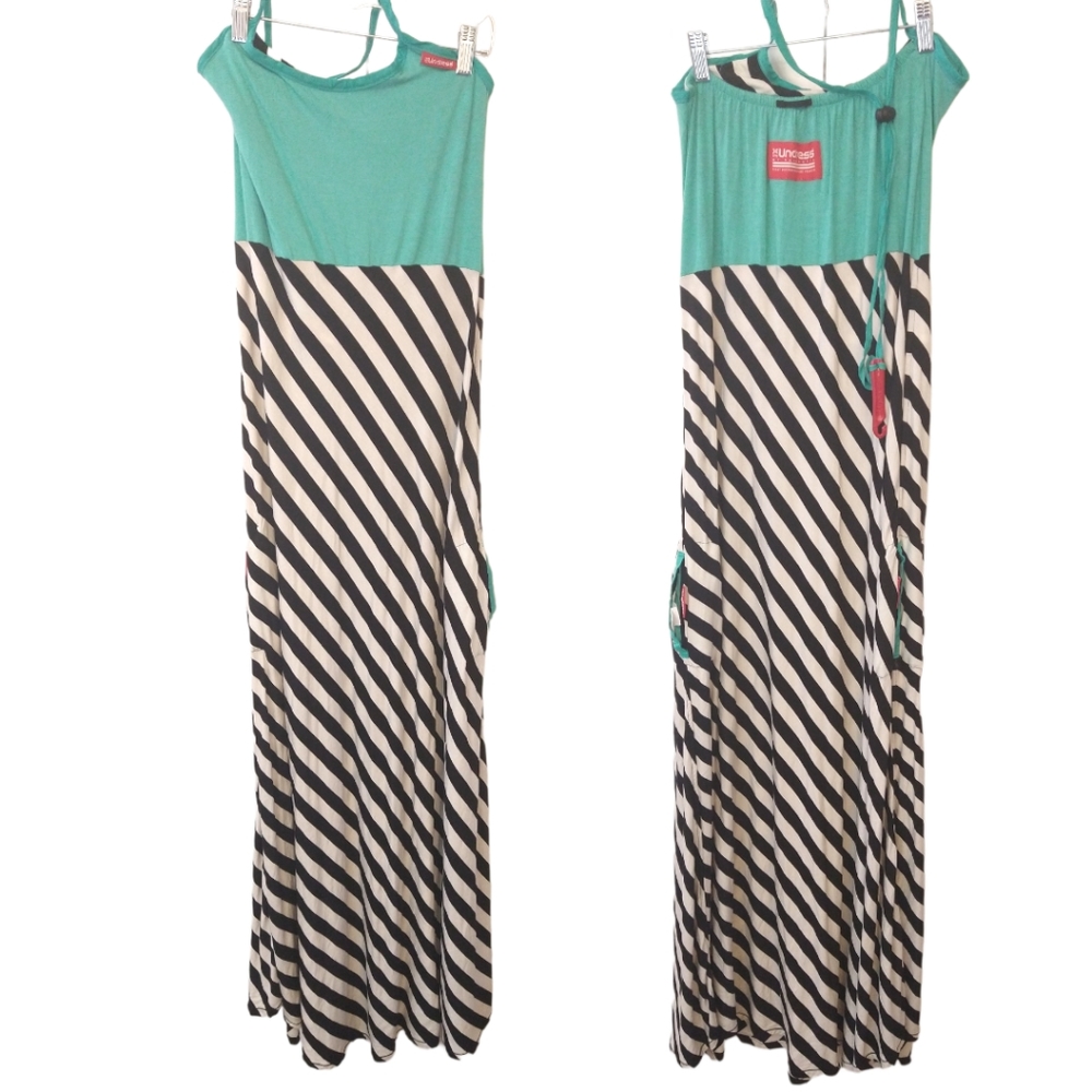 The Undress 1st Edition Clothes Changing Dress. Medium